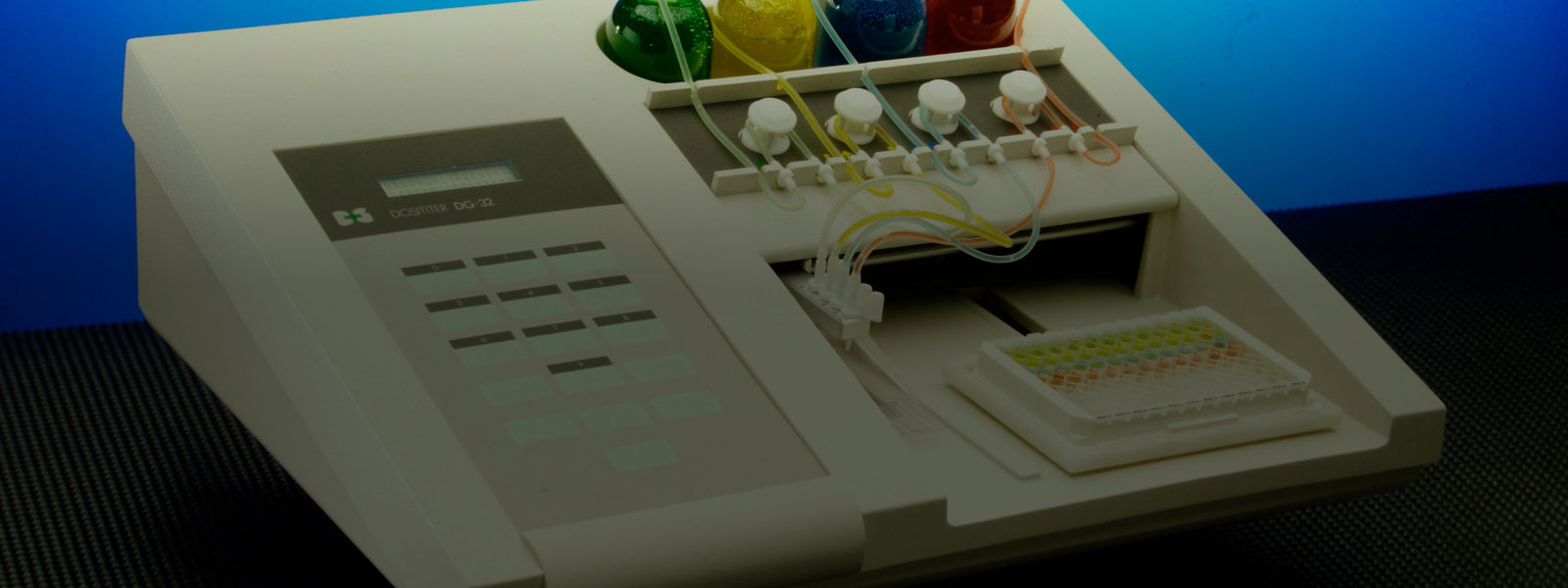 Microtiter plate readers